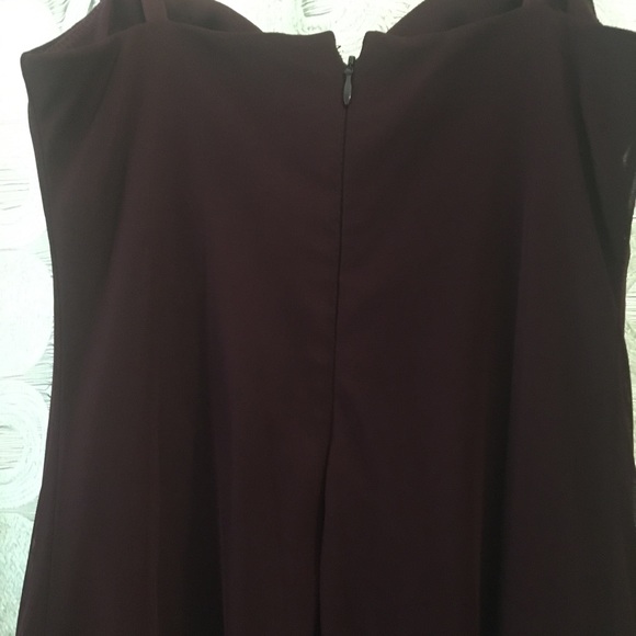 Beautiful Burgundy, mid to knee length dress. - Picture 5 of 12